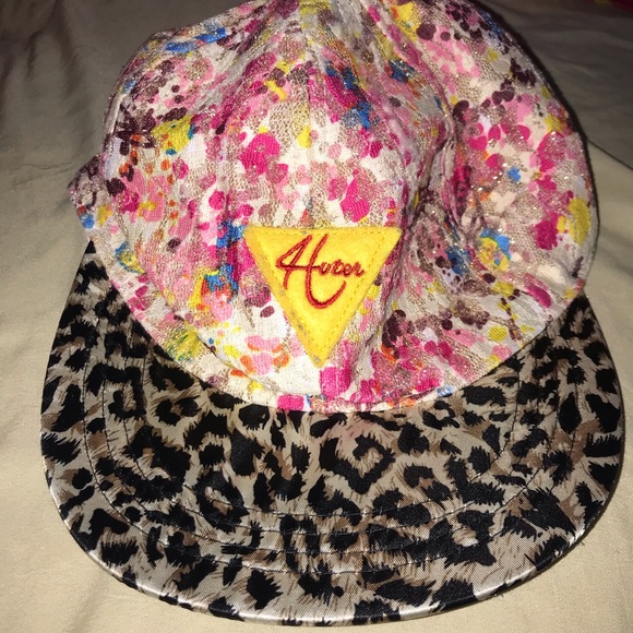 CUTE HAT! - Picture 2 of 6